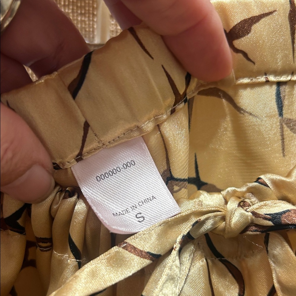 VS Gold and Black Patterned Pajama Set S - Picture 6 of 8